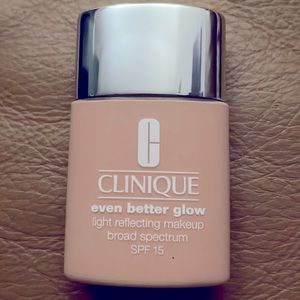 Clinique Even Better Glow Light Reflecting SPF 30
